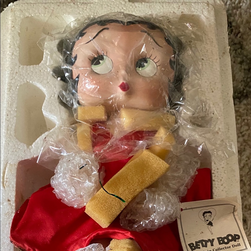 Betty boop porcelain collectable doll